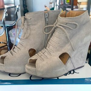 Jeffrey Campbell, Size 8.5 wedges. Handmade Leather.